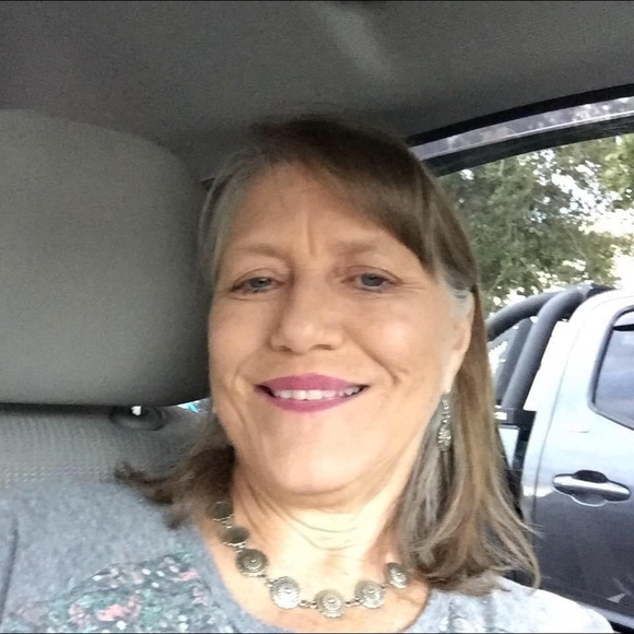 Meet your Posher, Roseanne - Picture 1 of 1